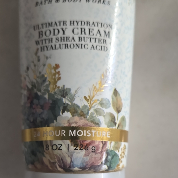 Bath & Body Works (BBW) - Dressed in White Body Cream - Picture 3 of 5